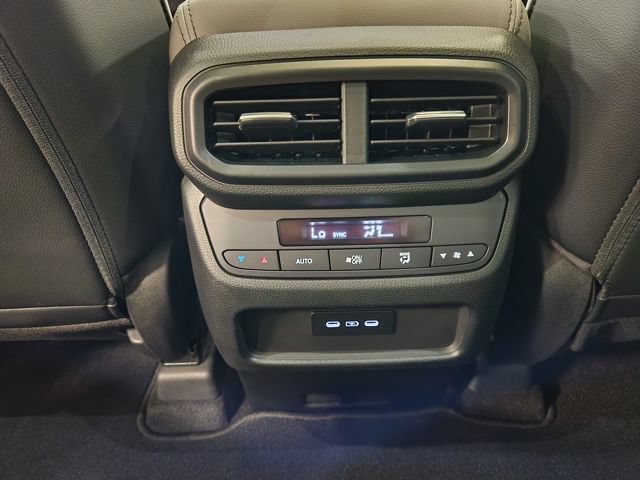 Used 2024 Honda Pilot Touring image 25