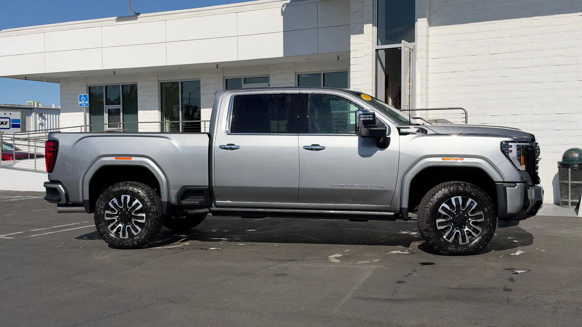 New 2026 GMC Sierra 2500 Denali Ultimate w/ Max Trailering Package AWD/4WD image 3