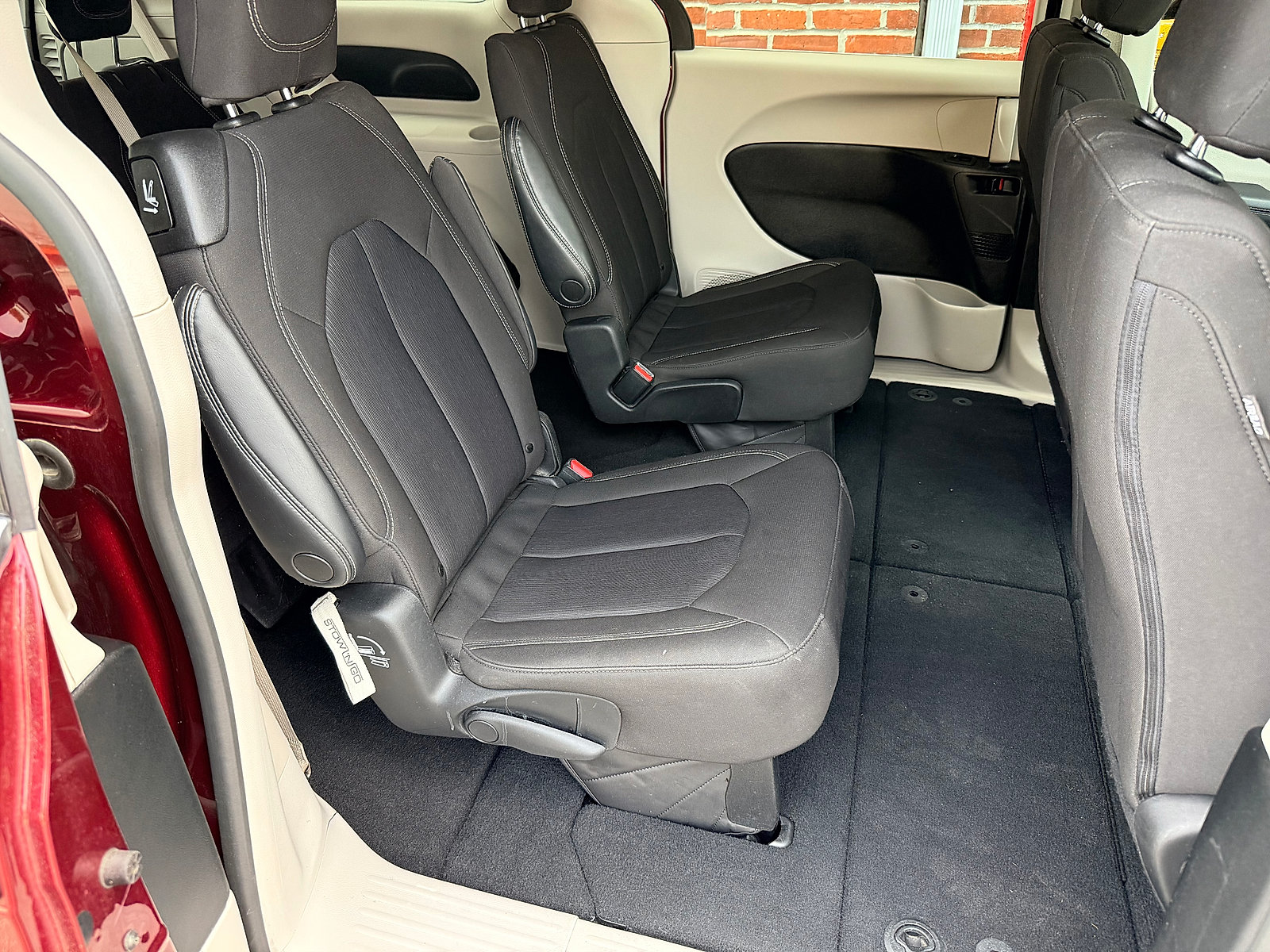 Used 2023 Chrysler Voyager LX FWD image 36