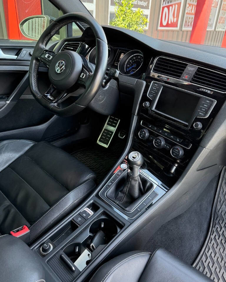 Used 2016 Volkswagen Golf R 4-Door image 5