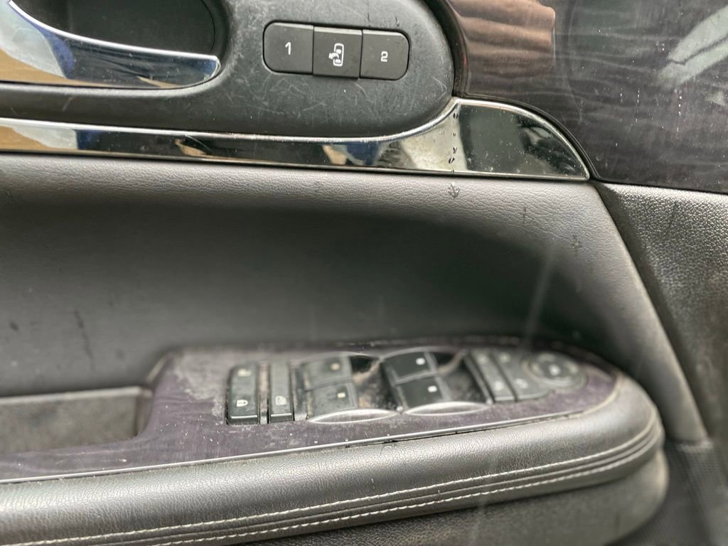 Used 2017 Buick Enclave Premium w/ Experience Buick Package AWD/4WD image 9