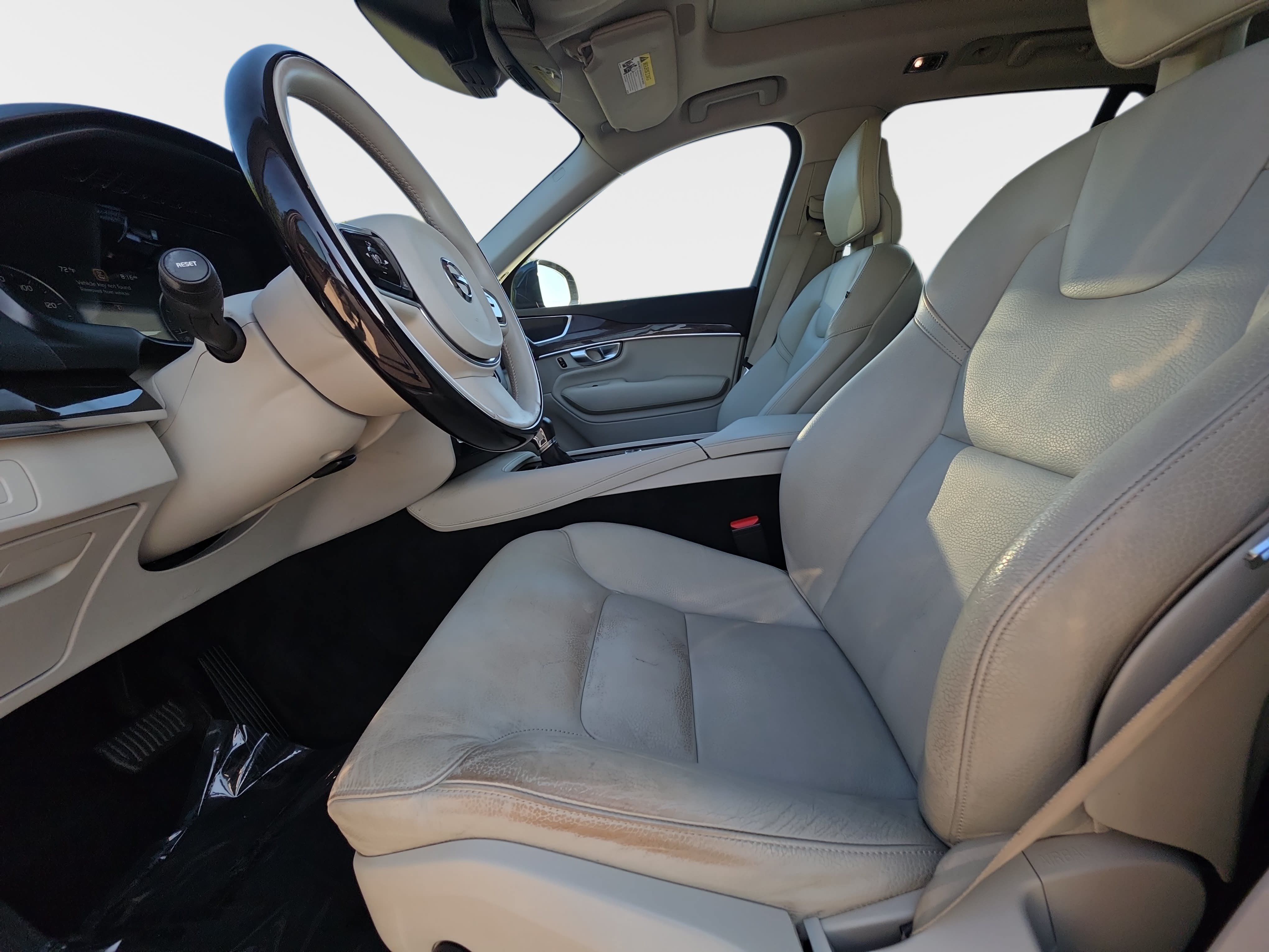 Used 2017 Volvo XC90 T6 Momentum w/ Vision Package AWD/4WD image 17