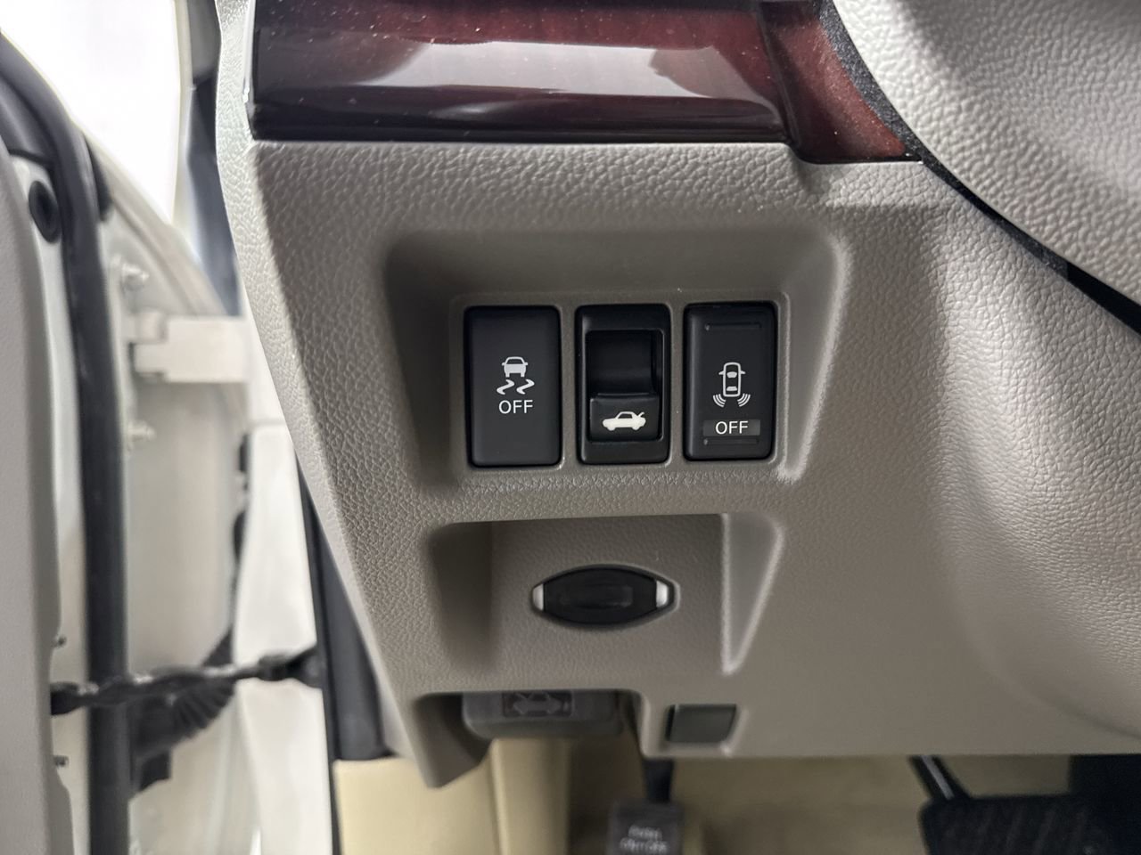 Used 2015 INFINITI Q60 Convertible w/ Premium Package RWD image 15