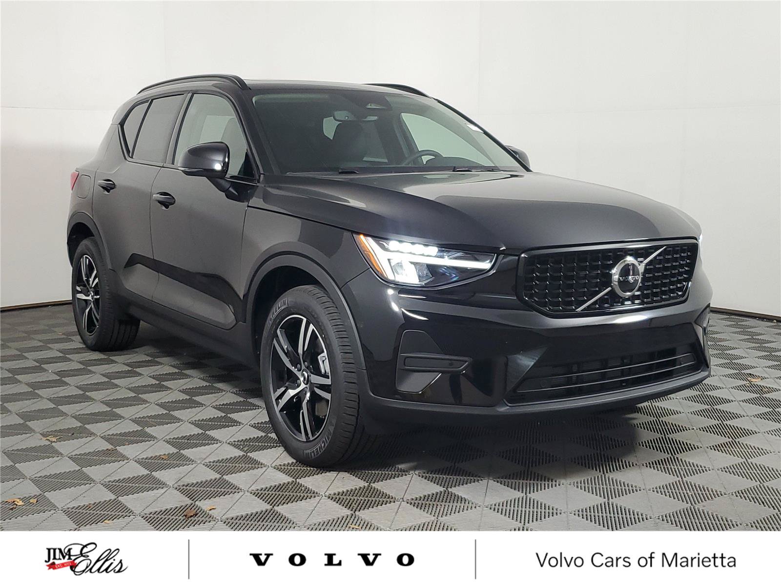New 2026 Volvo XC40 B4 Core w/ Protection Package Premier