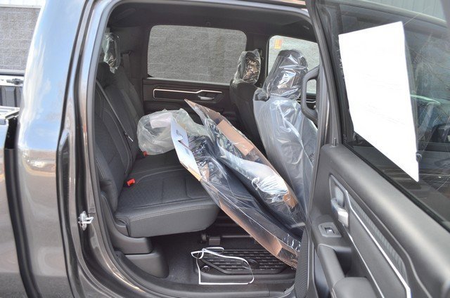 New 2026 RAM 1500 4x4 Crew Cab image 32