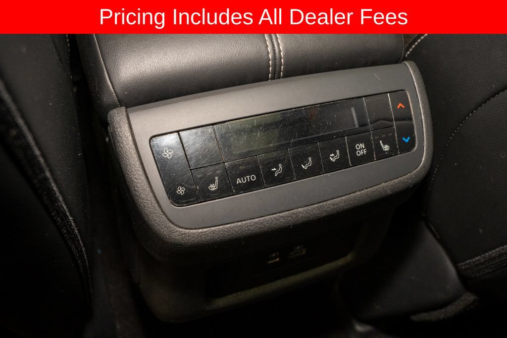 Used 2024 Nissan Pathfinder SL w/ SL Premium Package FWD image 8
