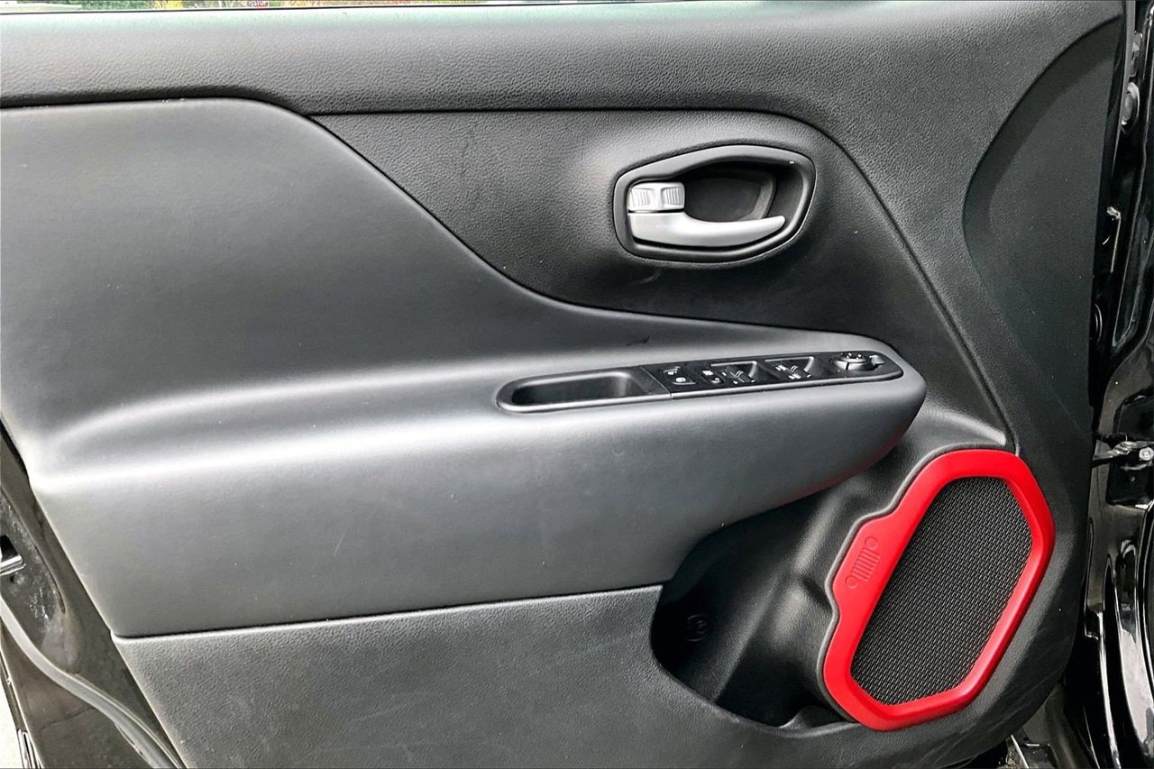 Certified 2023 Jeep Renegade Trailhawk image 25