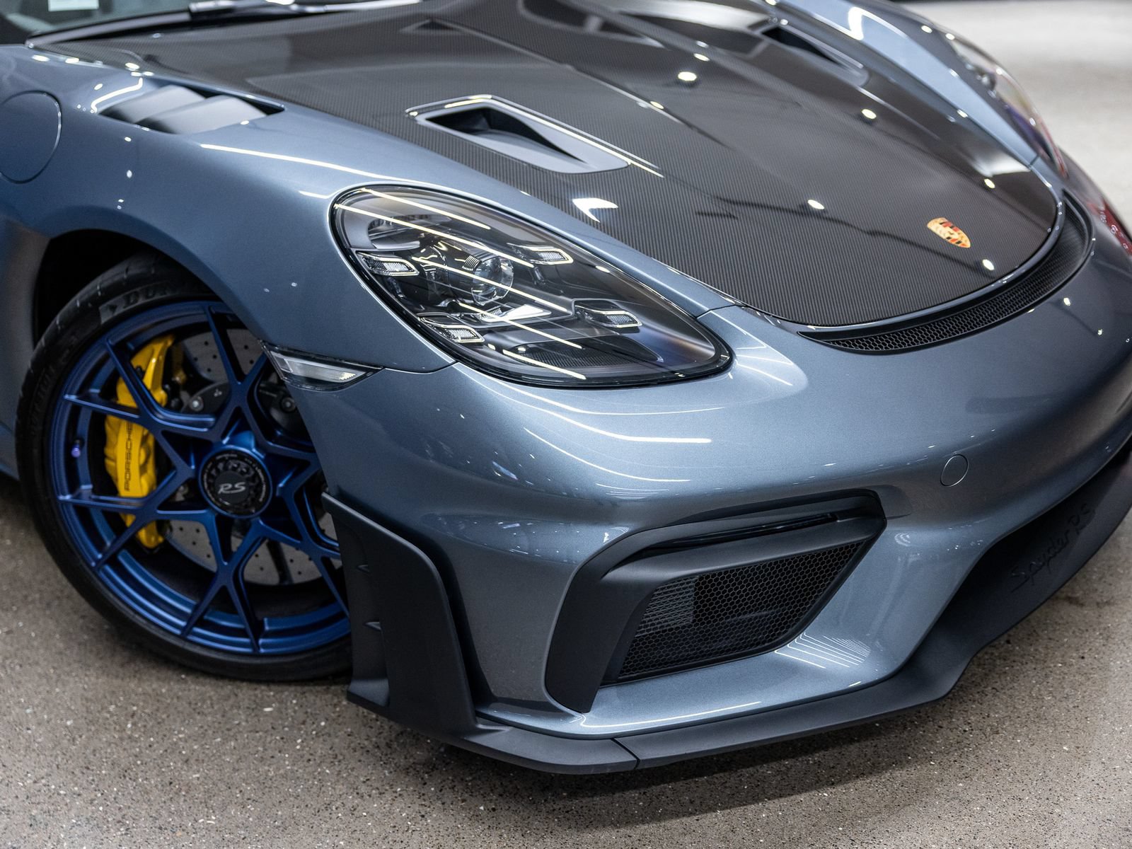 Certified 2025 Porsche 718 Boxster Spyder RS w/ Weissach Package RWD image 17