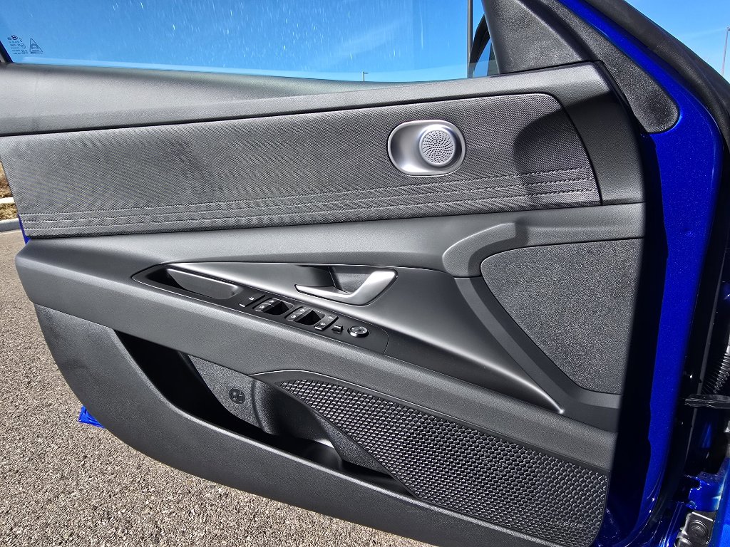 New 2026 Hyundai Elantra Blue image 17