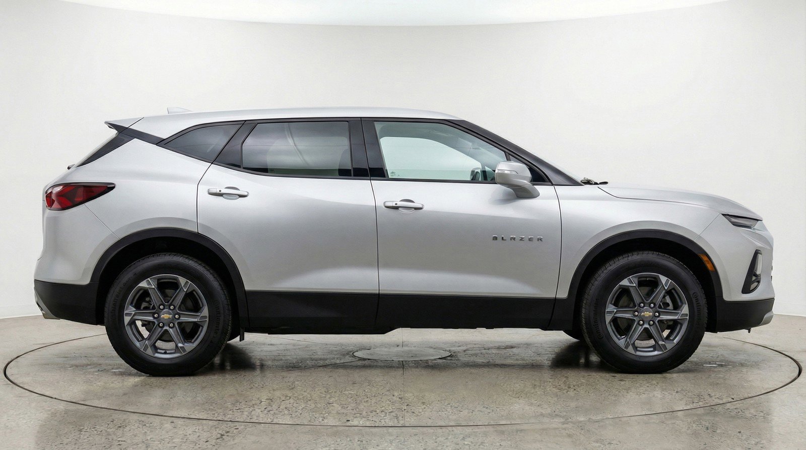 Used 2025 Chevrolet Blazer LT FWD image 11