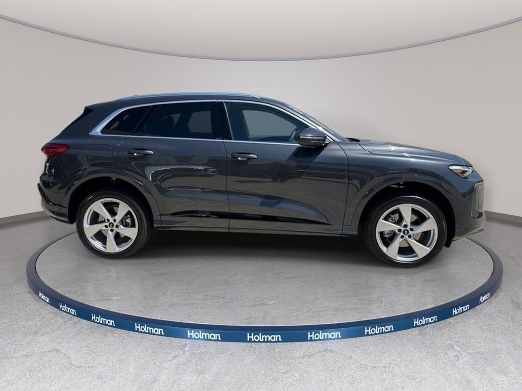 Certified 2025 Audi Q5 Premium w/ Premium Plus AWD/4WD image 4
