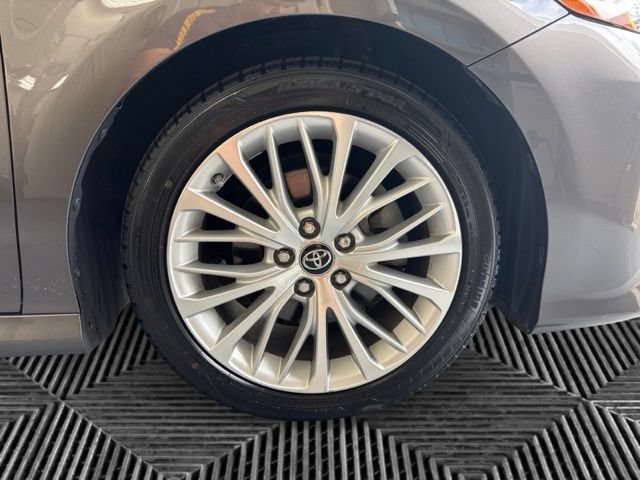 Used 2018 Toyota Camry XLE FWD image 31