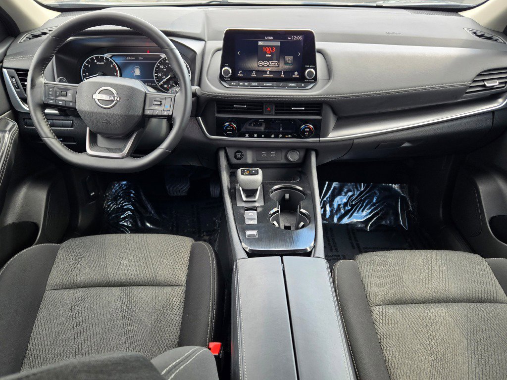 Used 2025 Nissan Rogue SV FWD image 19