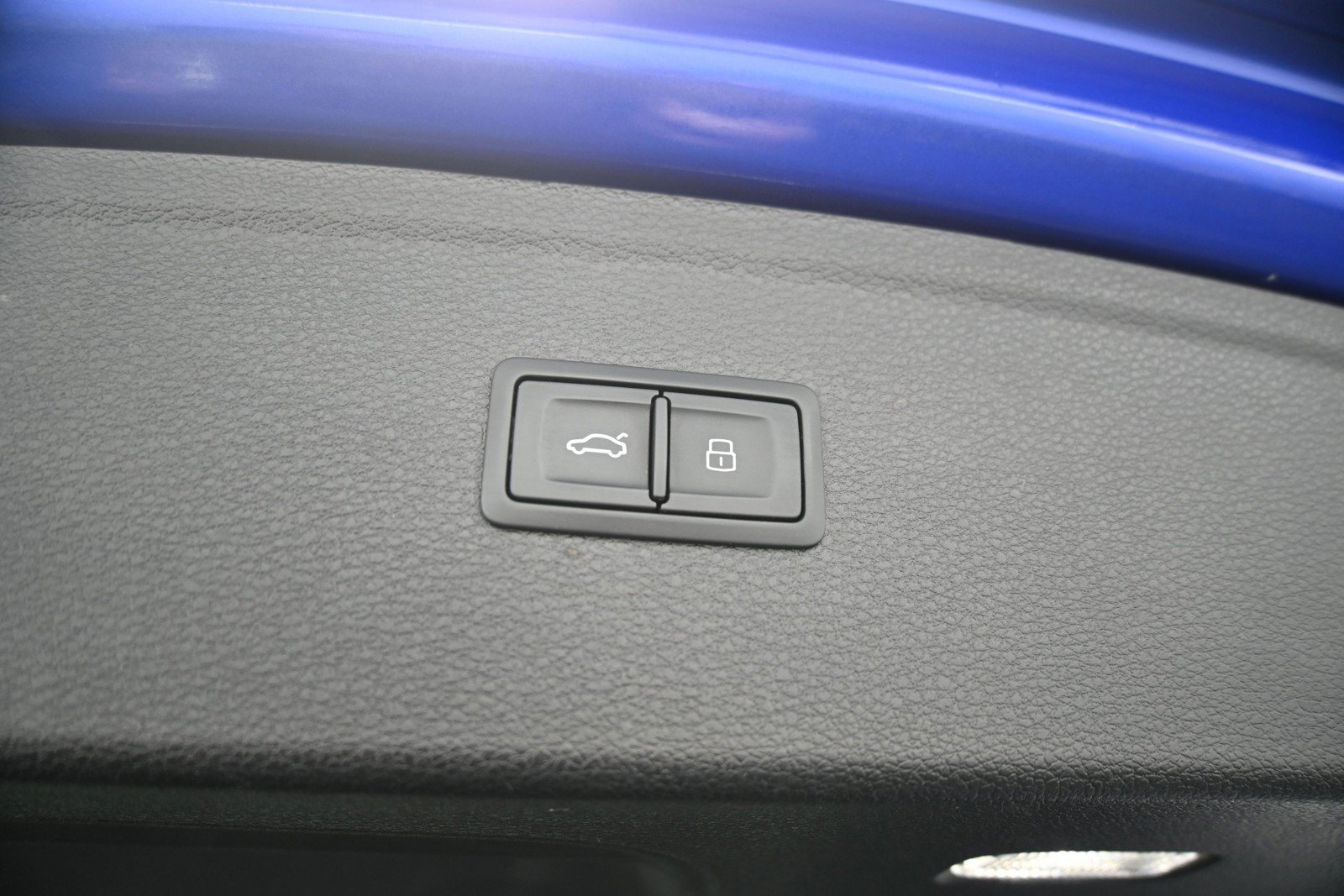 Used 2024 Audi SQ5 Prestige AWD/4WD image 16