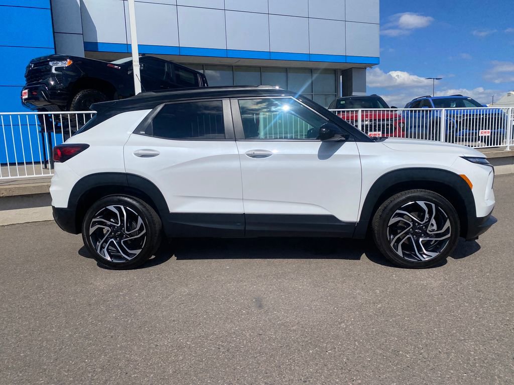 Used 2025 Chevrolet TrailBlazer RS w/ Convenience Package AWD/4WD image 6