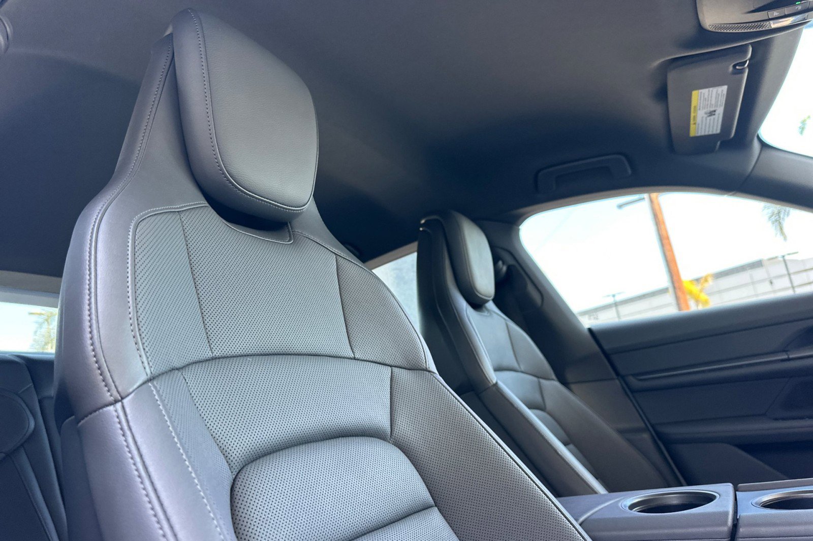Certified 2022 Porsche Taycan 4S AWD/4WD image 16
