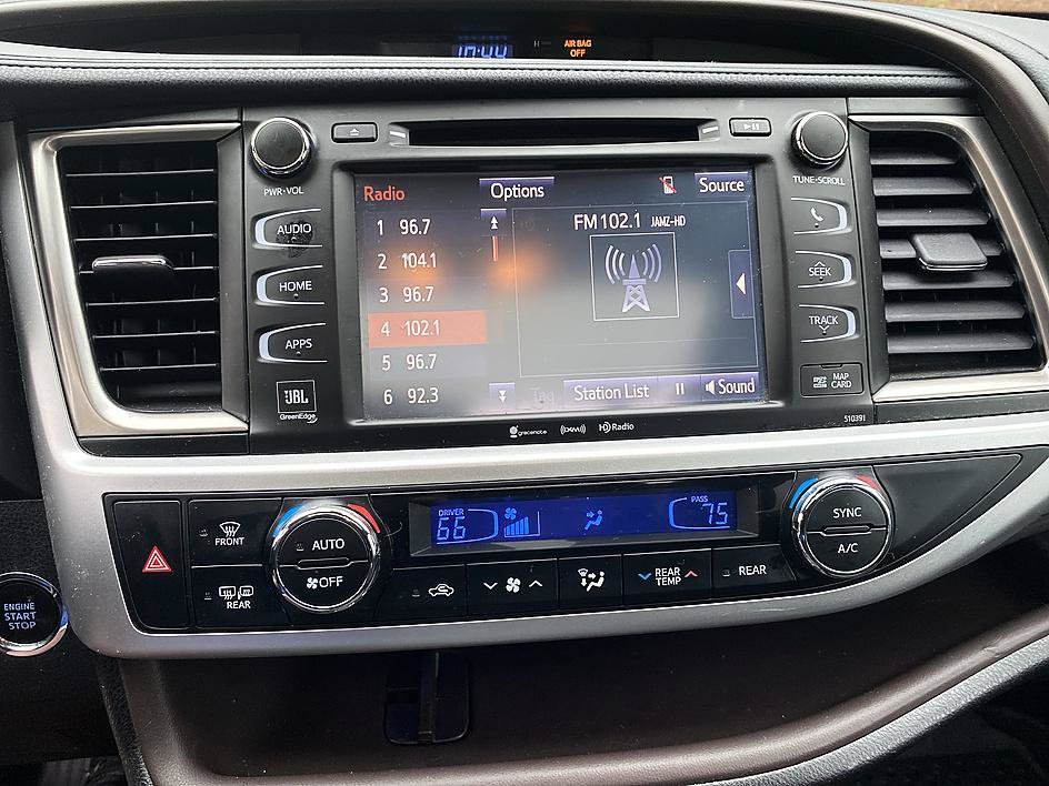 Certified 2019 Toyota Highlander Limited Platinum AWD/4WD image 17