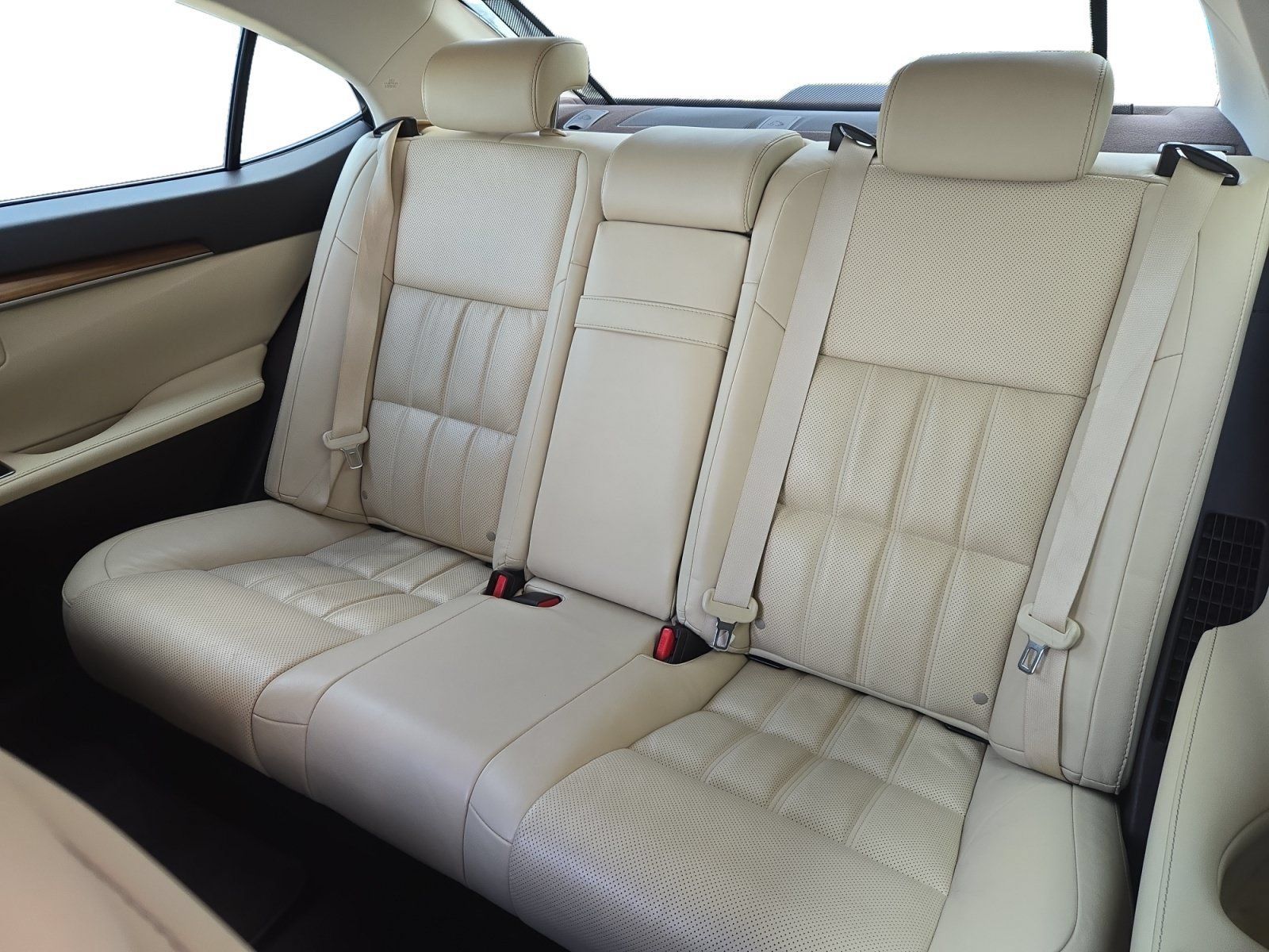 Used 2017 Lexus ES 300h FWD image 23