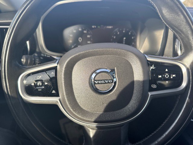 Used 2020 Volvo S60 T5 Momentum image 7