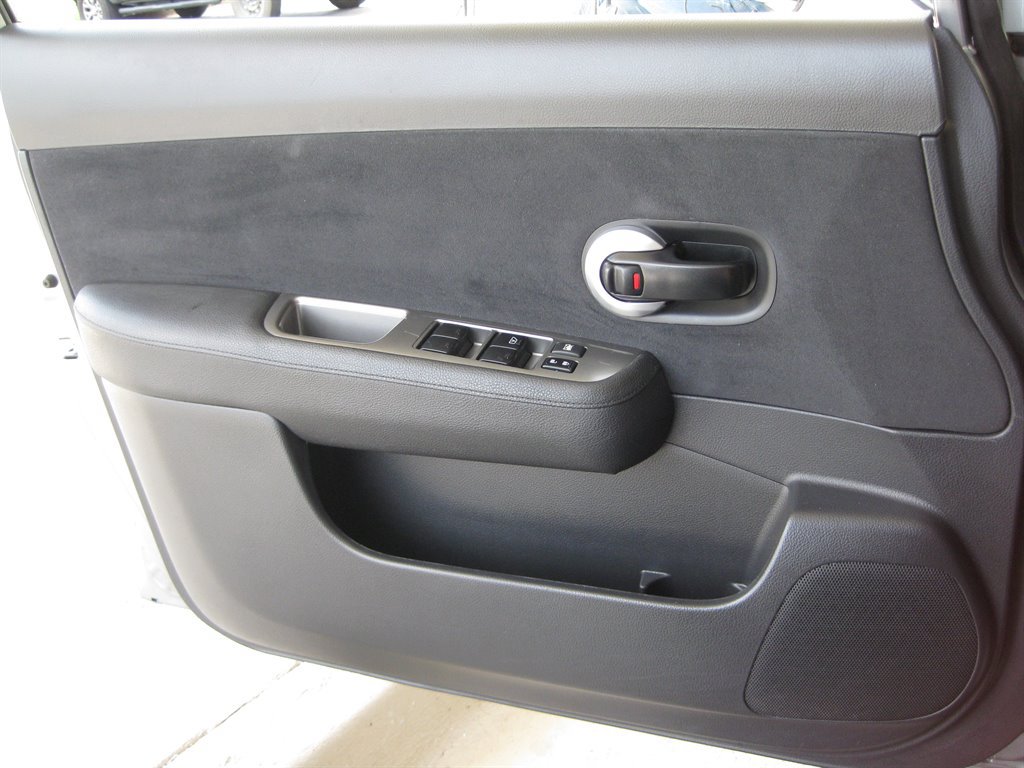 Used 2012 Nissan Versa 1.8 S w/ Special Edition Pkg FWD image 10