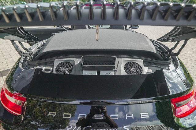Used 2017 Porsche 911 Carrera S image 23