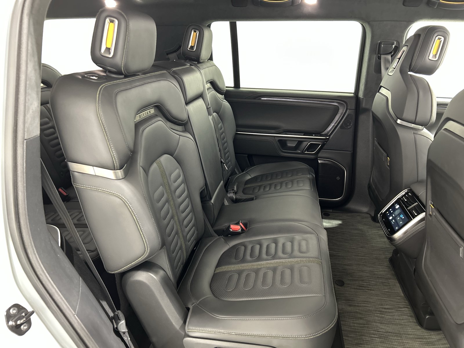 Used 2023 Rivian R1S Adventure AWD/4WD image 23
