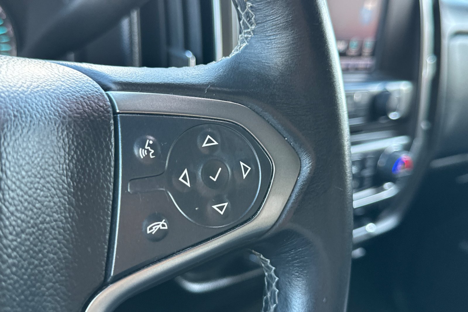 Used 2017 Chevrolet Silverado 1500 LT w/ All Star Edition AWD/4WD image 35