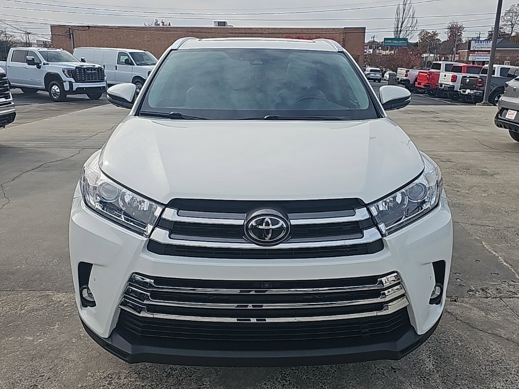 Used 2019 Toyota Highlander Limited Platinum image 3