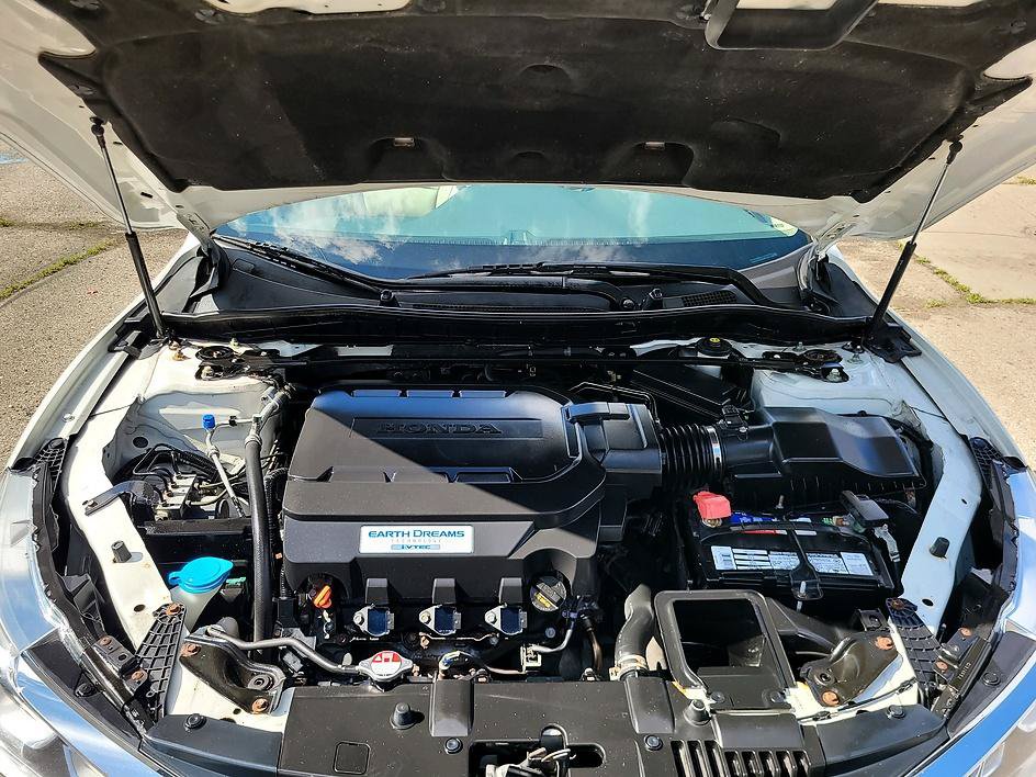 Used 2017 Honda Accord EX-L image 9