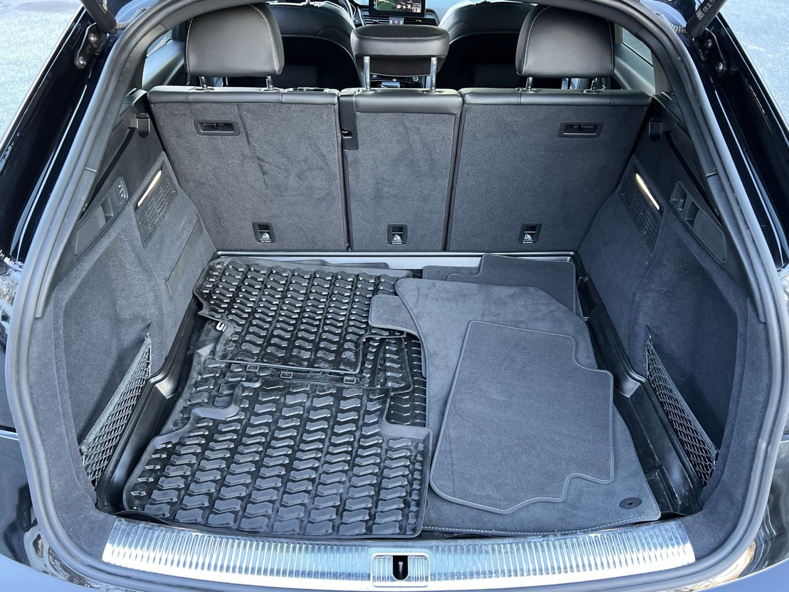 Used 2023 Audi SQ5 Prestige w/ Prestige Package image 24