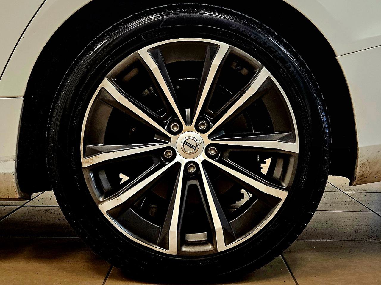 Used 2021 Volvo S60 T5 Momentum w/ Climate Package image 32