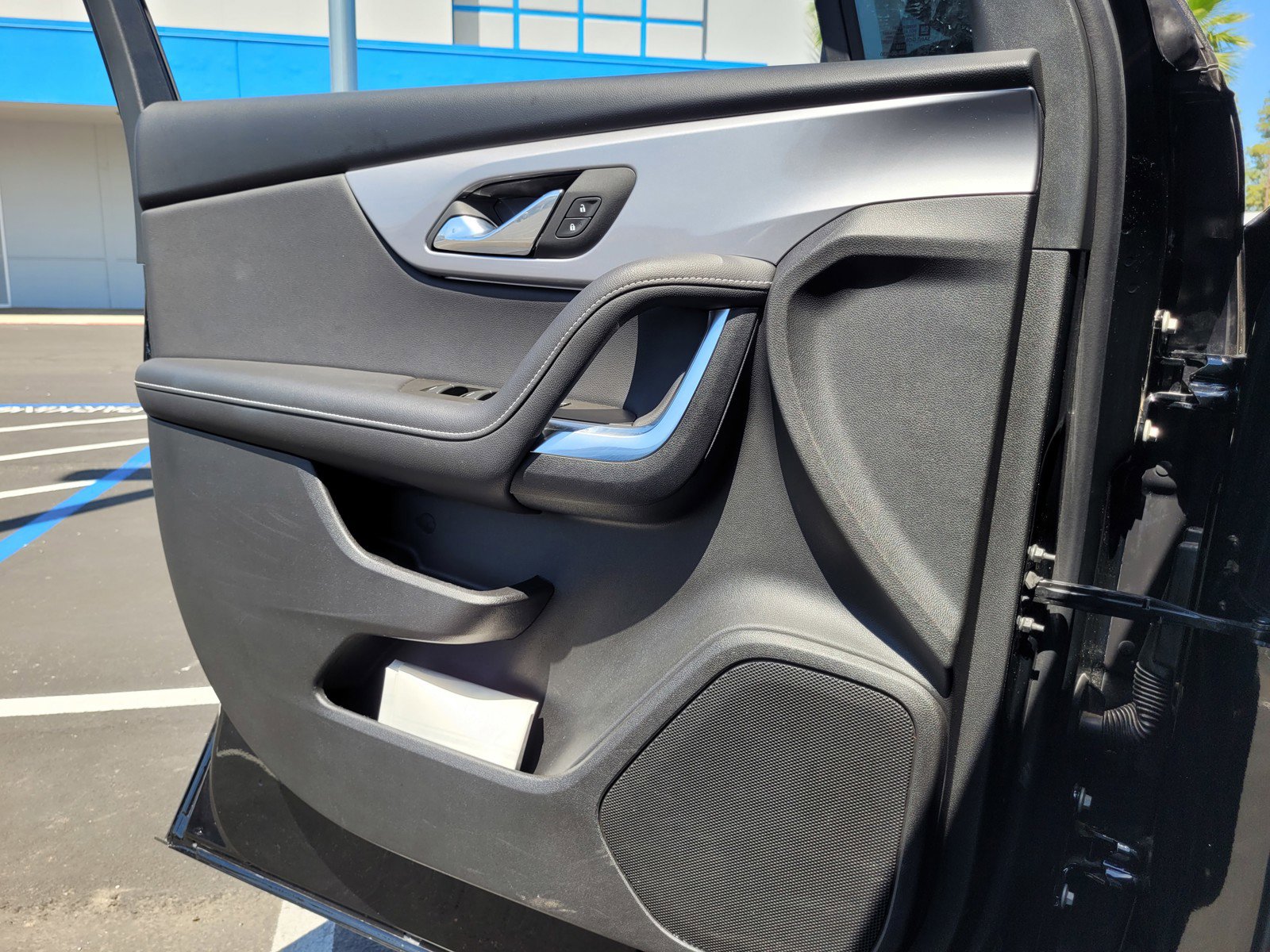 Used 2025 Chevrolet Blazer LT AWD/4WD image 25