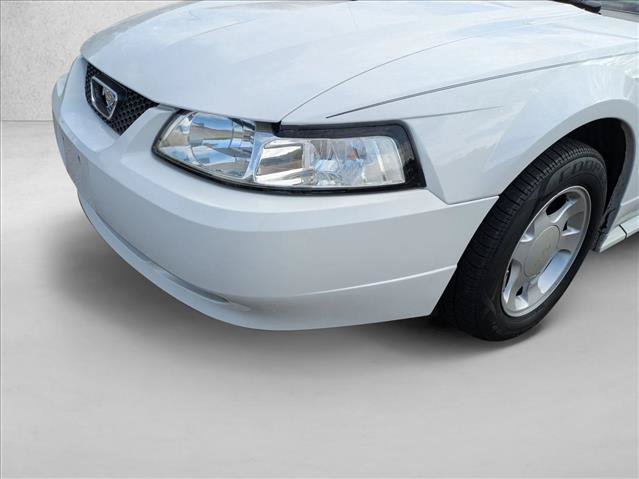 Used 2001 Ford Mustang Convertible RWD image 9