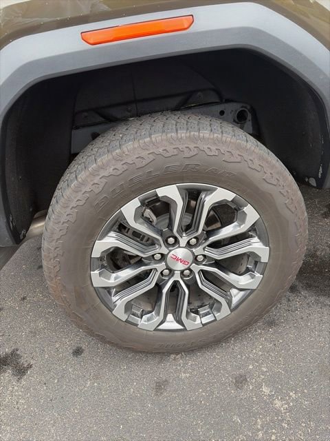 Used 2024 GMC Canyon Denali image 32