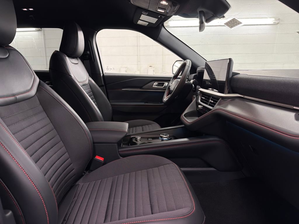 New 2026 Ford Explorer ST-Line w/ ST-Line Street Pack RWD image 28