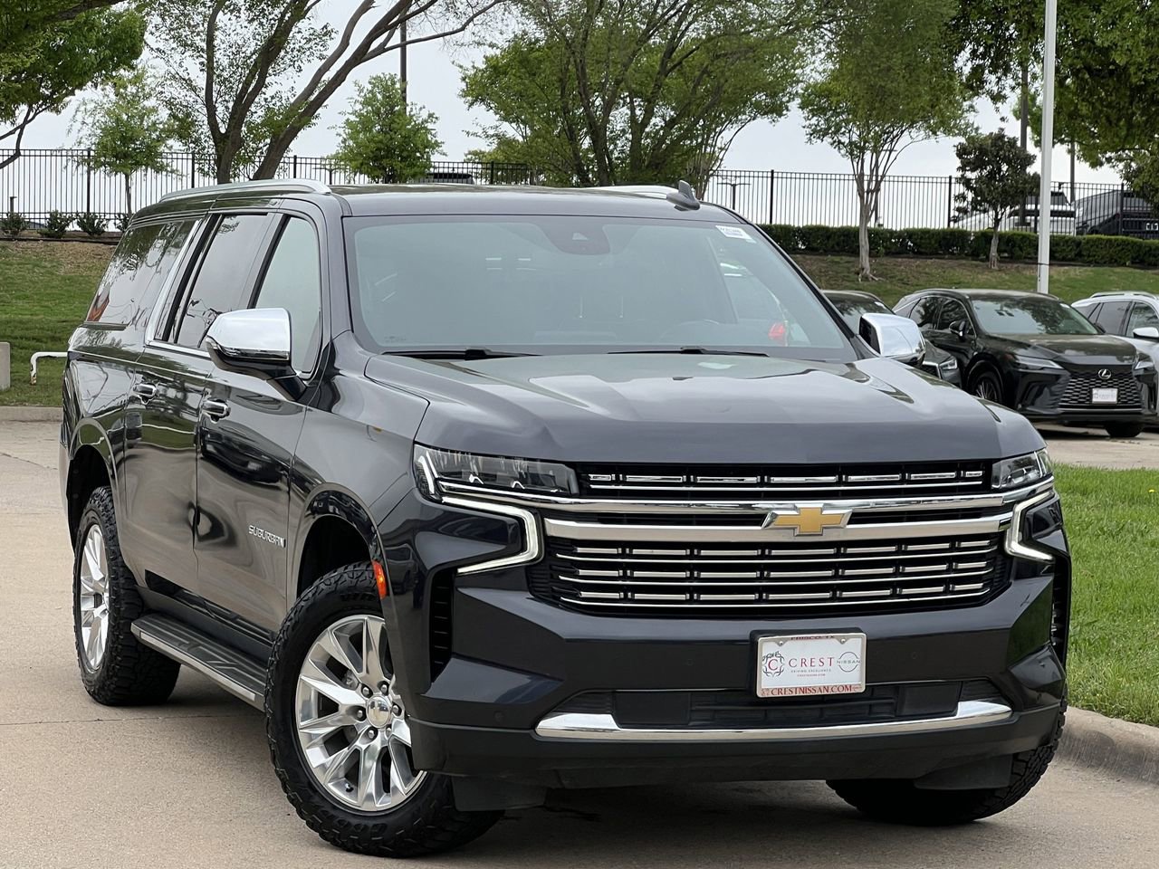 Used 2023 Chevrolet Suburban Premier image 2