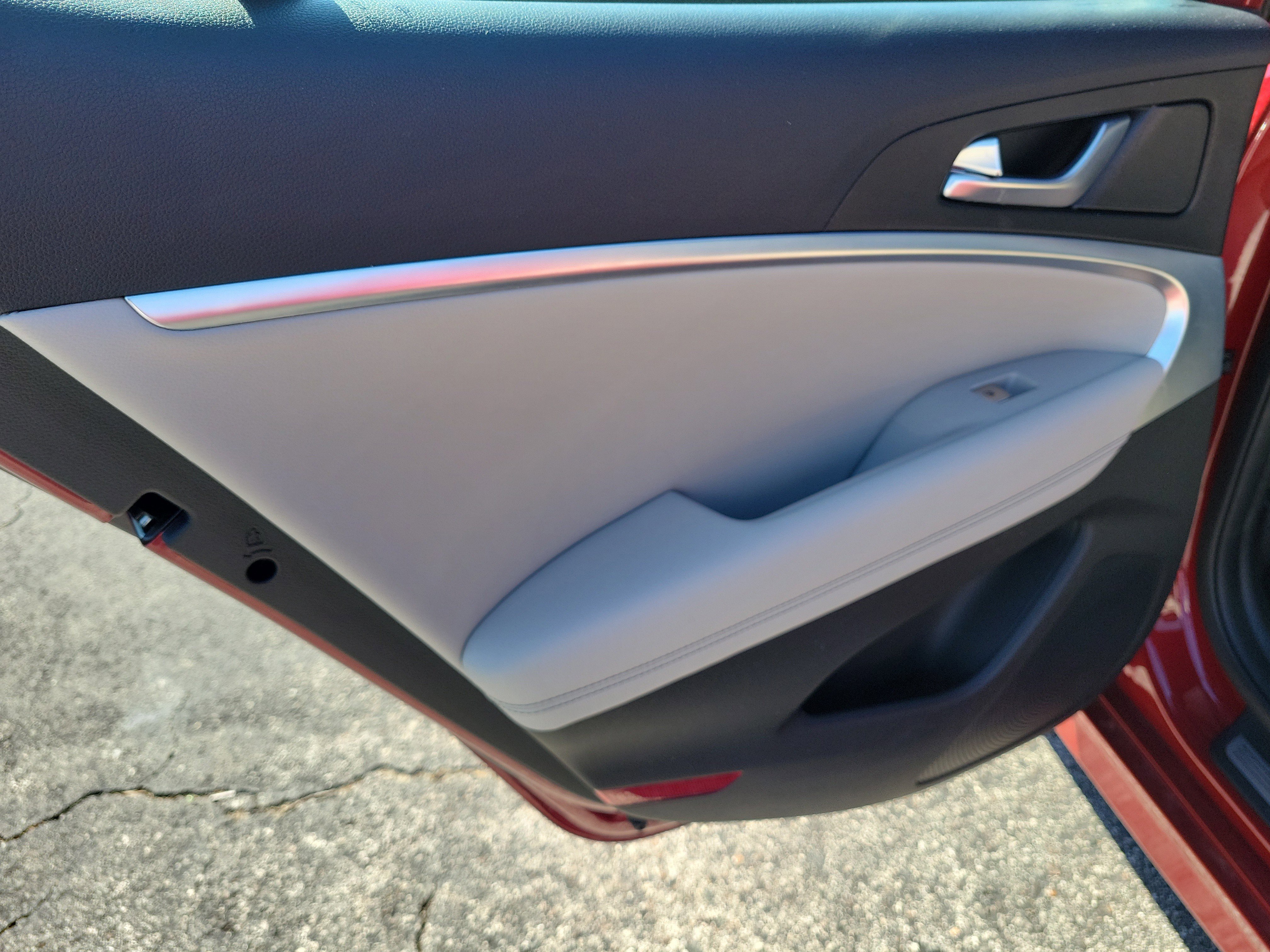 Used 2023 Genesis G70 2.0T RWD image 16