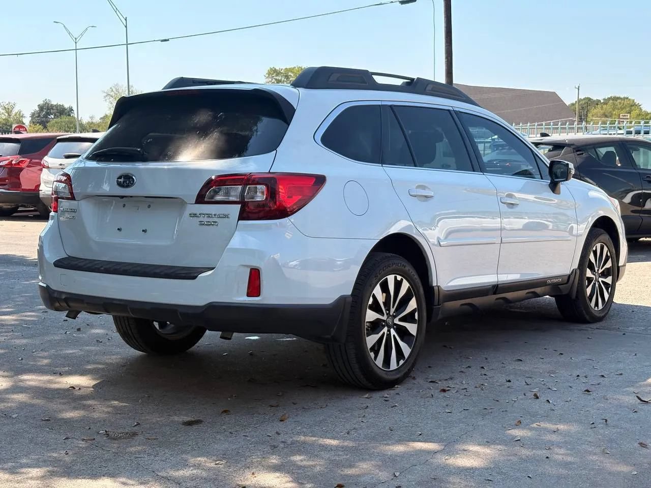 Used 2015 Subaru Outback 3.6R Limited AWD/4WD image 3