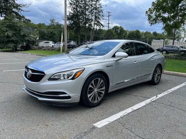 Used 2018 Buick LaCrosse Essence FWD image 3