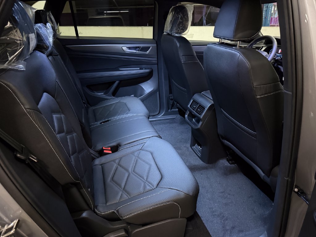 New 2026 Volkswagen Atlas Cross Sport SE AWD/4WD image 24