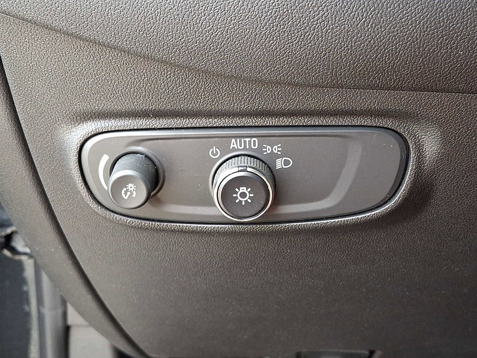 Used 2023 Chevrolet Equinox RS w/ LPO, Floor Liner Package image 25