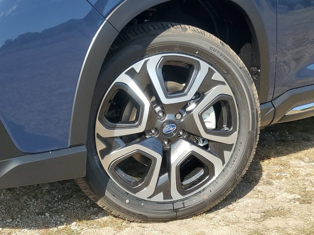 Certified 2025 Subaru Ascent Limited w/ Popular Package #2 image 5