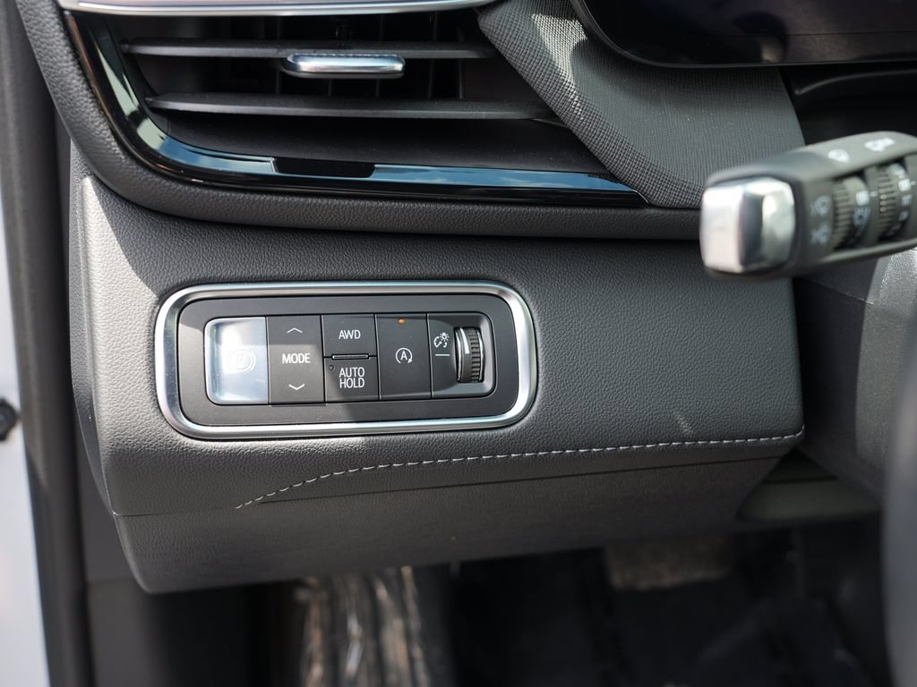 Used 2026 Buick Enclave Sport Touring AWD/4WD image 16