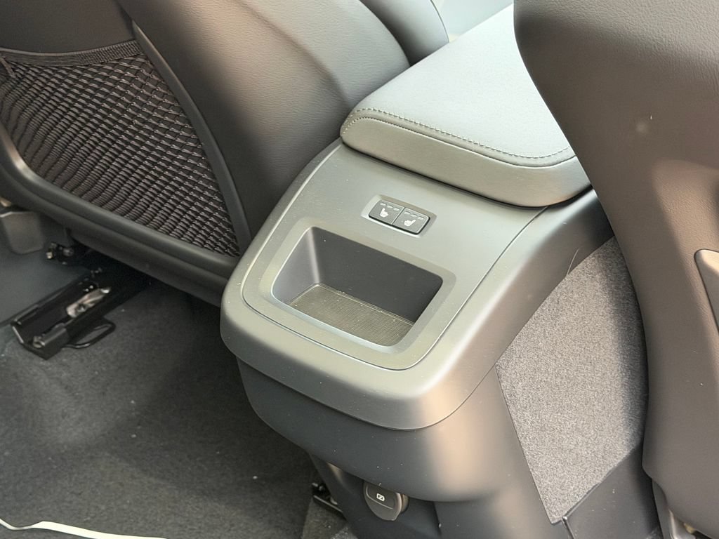 New 2026 Volvo XC60 B5 Core w/ Climate Package AWD/4WD image 12