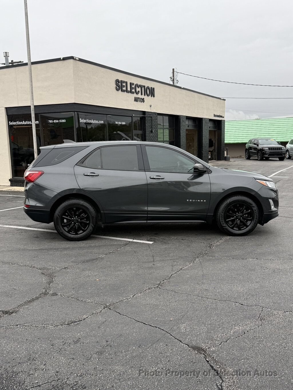 Used 2018 Chevrolet Equinox LS FWD image 11