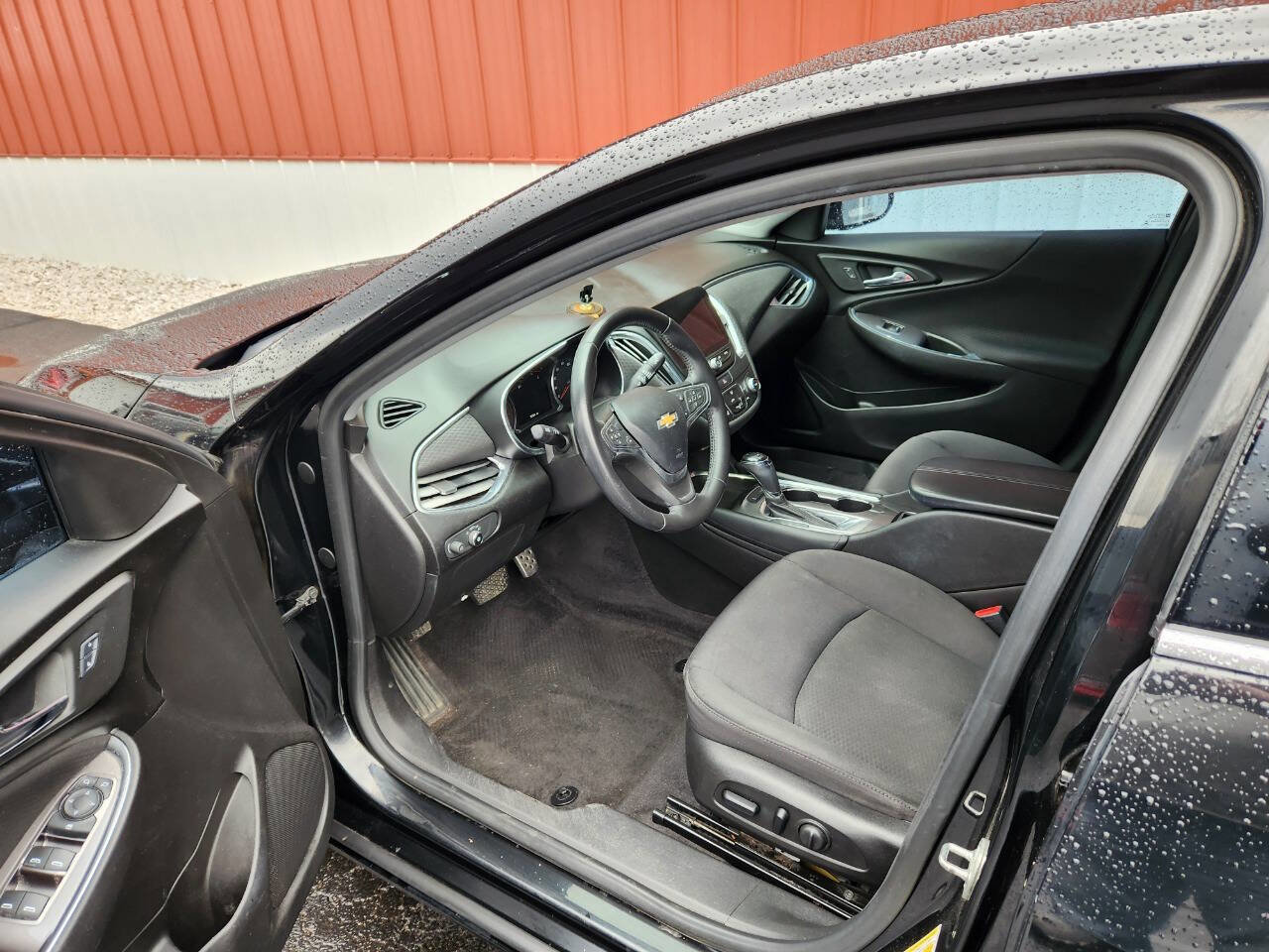 Used 2017 Chevrolet Malibu LT w/ Driver Confidence Package image 7