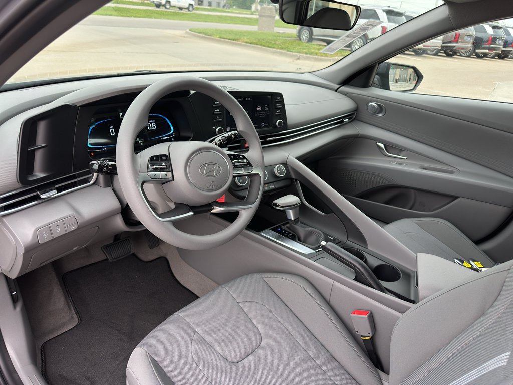 New 2026 Hyundai Elantra SE FWD image 12
