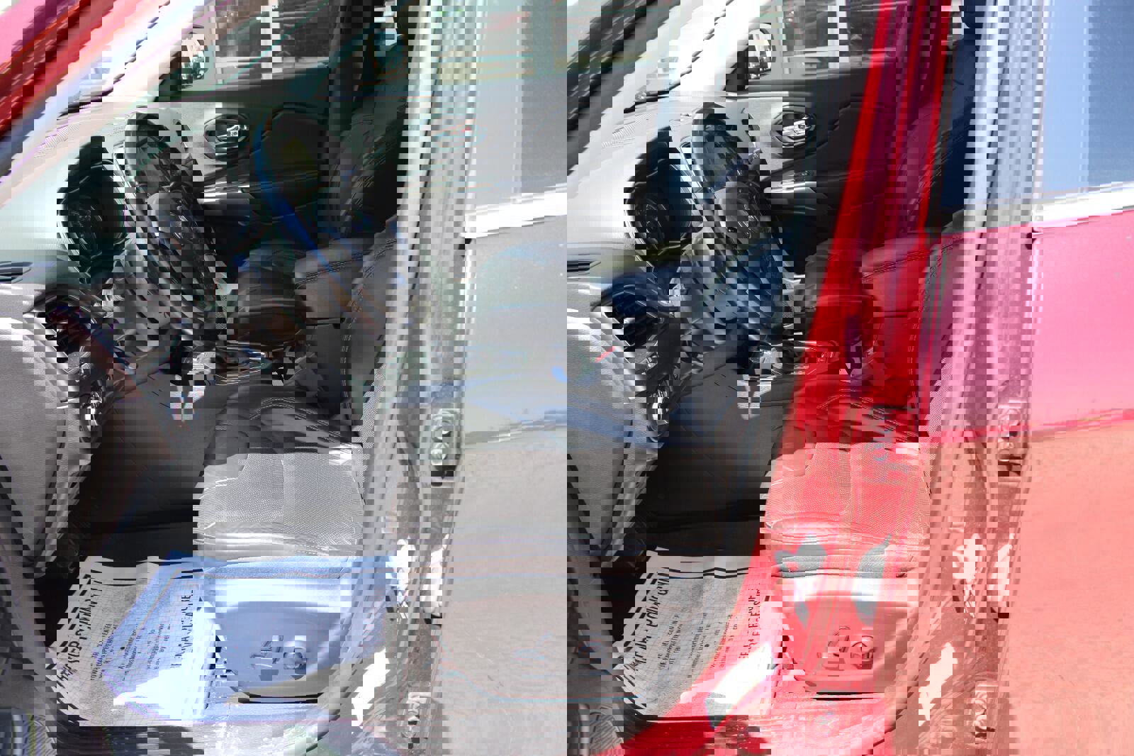 Used 2021 Jeep Cherokee Latitude Lux w/ Sun & Sound Group image 12