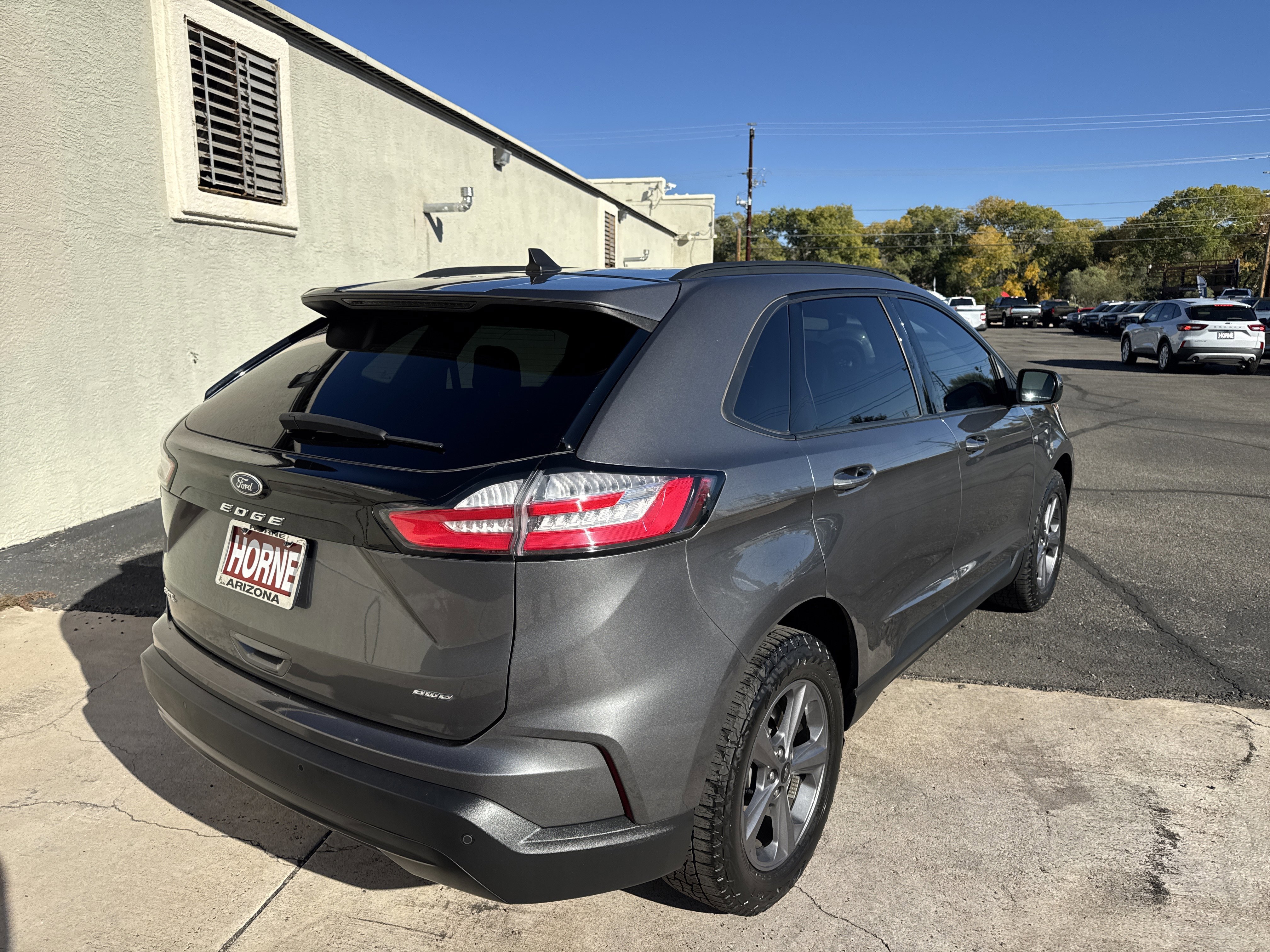 Used 2023 Ford Edge SEL w/ Sport Appearance Package image 7