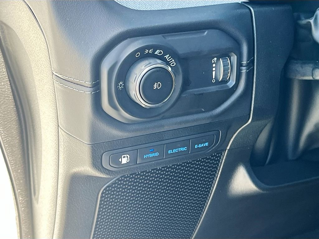 Certified 2025 Jeep Wrangler Unlimited Sahara w/ Safety Group image 10